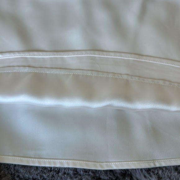 Rachel Zoe Cream champagne front-lined 3d floral statin style blouse size M nwot - Picture 7 of 11